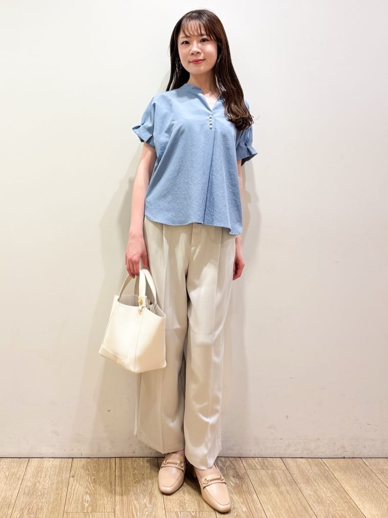 ayaさんの「index｜《7色展開／XS-LLサイズ》タックスリーブスキッパーブラウス【洗濯機洗い可／吸水速乾／抗ピル／防シ」を使ったコーディネート