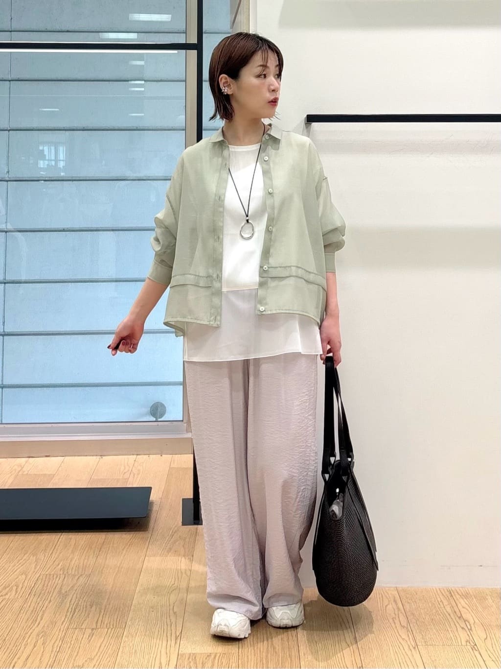 asamiさんの「INDIVI｜【洗える】裾シアー半袖トップス」を使ったコーディネート