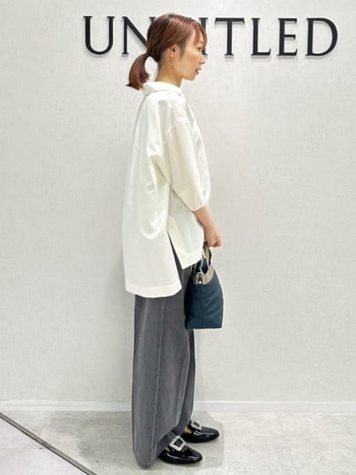Miwaさんの「UNTITLED｜【UVカット/接触冷感/吸水速乾/ゆったり】V開きネックシャツ」を使ったコーディネート