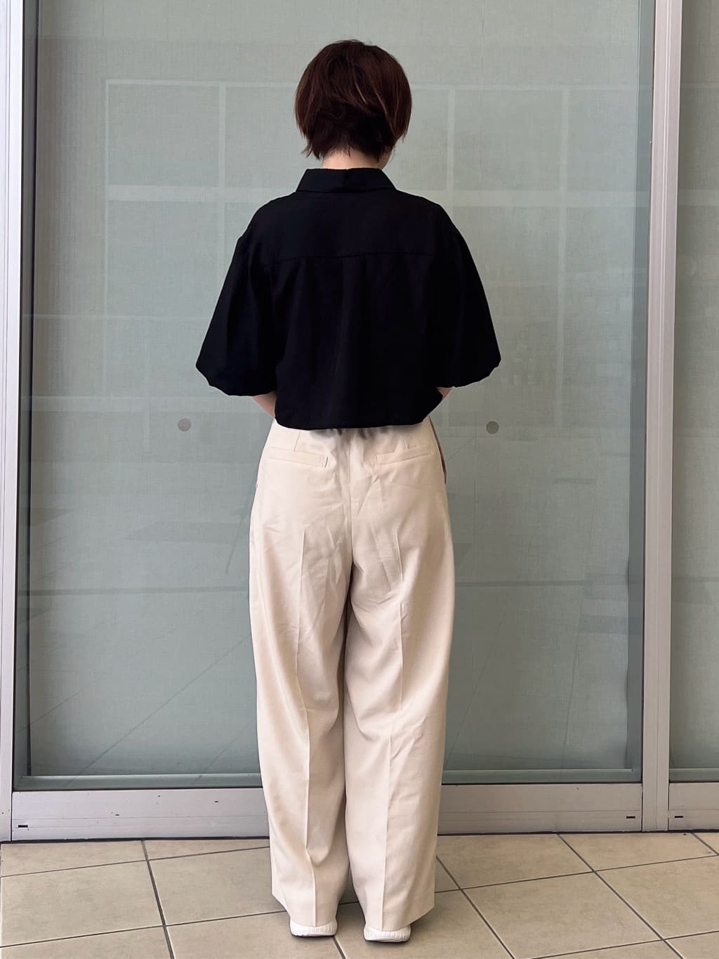 yo-koさんの「OPAQUE.CLIP｜バルーンスリーブシャツ【洗濯機洗い可】」を使ったコーディネート