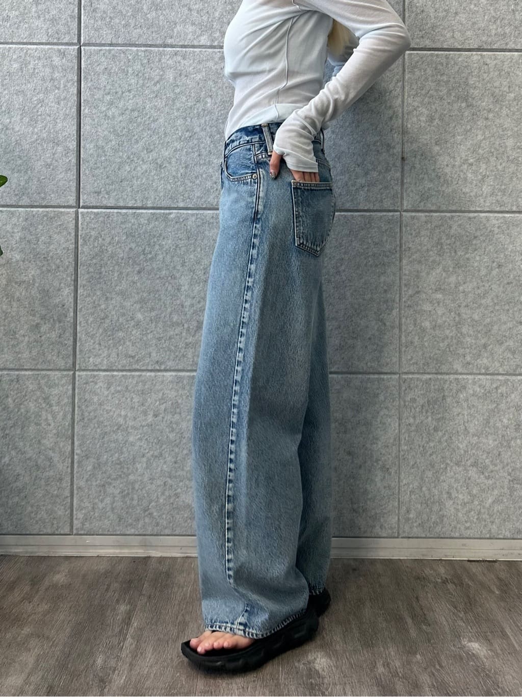 honoka Aさんの「CODE A｜sheer basic tee」を使ったコーディネート