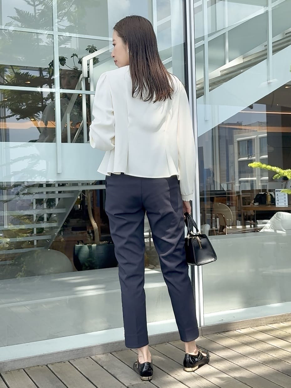 teiさんの「Couture brooch｜ポイントパール調ハイパーストレッチパンツ」を使ったコーディネート