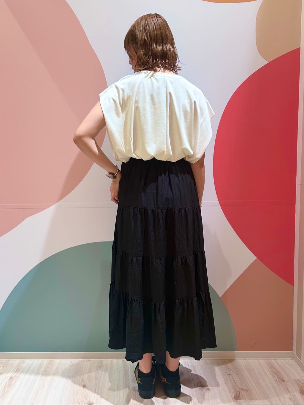 末っ子さんの「SHOO･LA･RUE｜【S-LL/ひんやり/UV】二の腕をきれいにカバー ショルダータックトップス」を使ったコーディネート