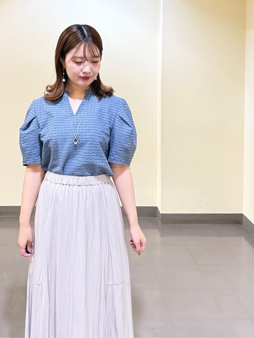 いくみさんの「UNTITLED｜【洗える/1枚で着映え】ソフト裾フレアスカート」を使ったコーディネート