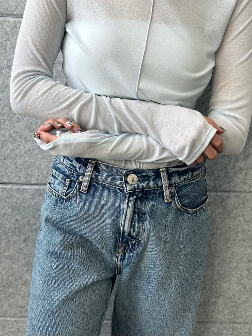 honoka Aさんの「CODE A｜sheer basic tee」を使ったコーディネート