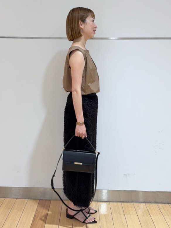 あやさんの「UNTITLED｜【2WAY/セットアップ可/ノースリーブ/前ボタン】ファブリカブラウス」を使ったコーディネート