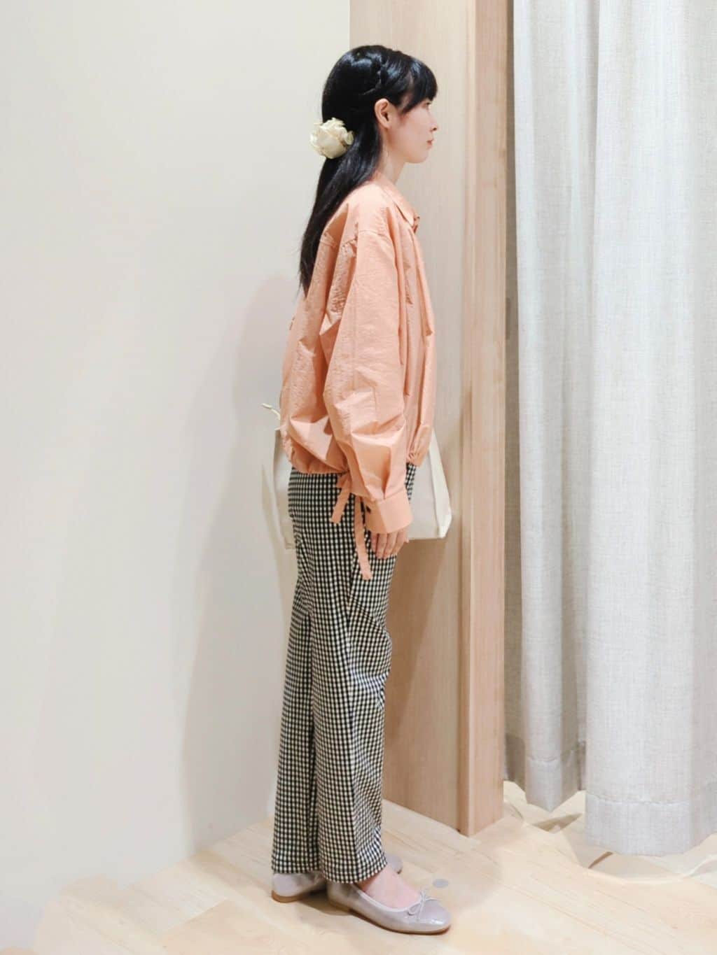 Yuiさんの「grove｜【冷感】サマーハイパーストレッチテーパードパンツ」を使ったコーディネート