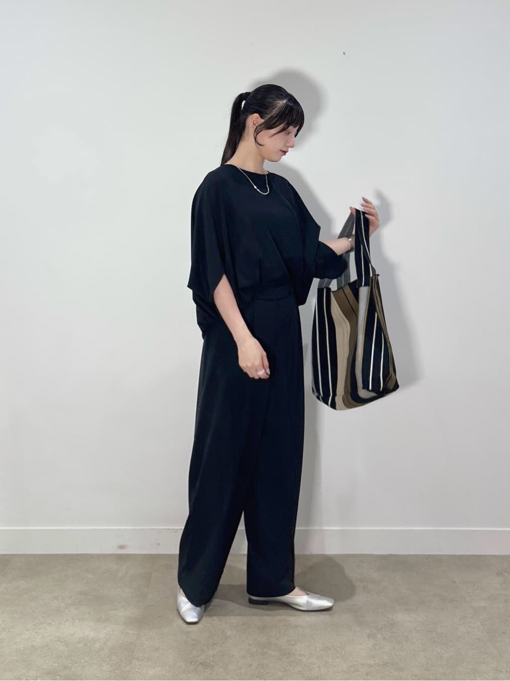 ibukiさんの「INDIVI｜【体型カバー/SETUP可能】ジョーゼット　ドルマンブラウス」を使ったコーディネート