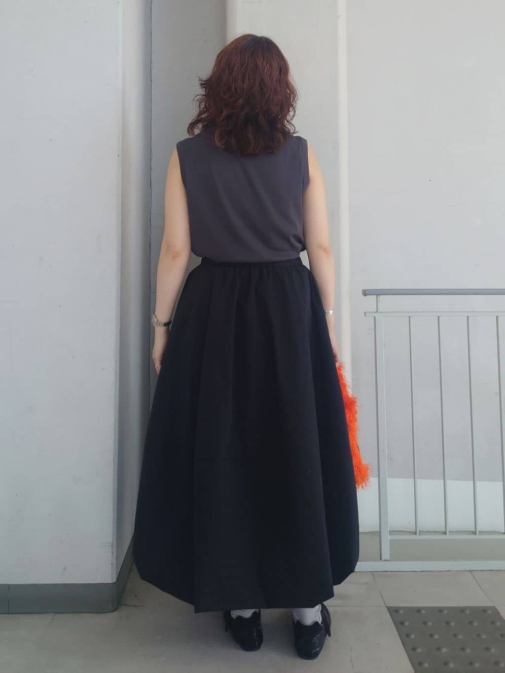 maruさんの「THE SHOP TK｜【汗染み防止】ノースリーブTシャツ【洗濯機OK/UVケア】」を使ったコーディネート