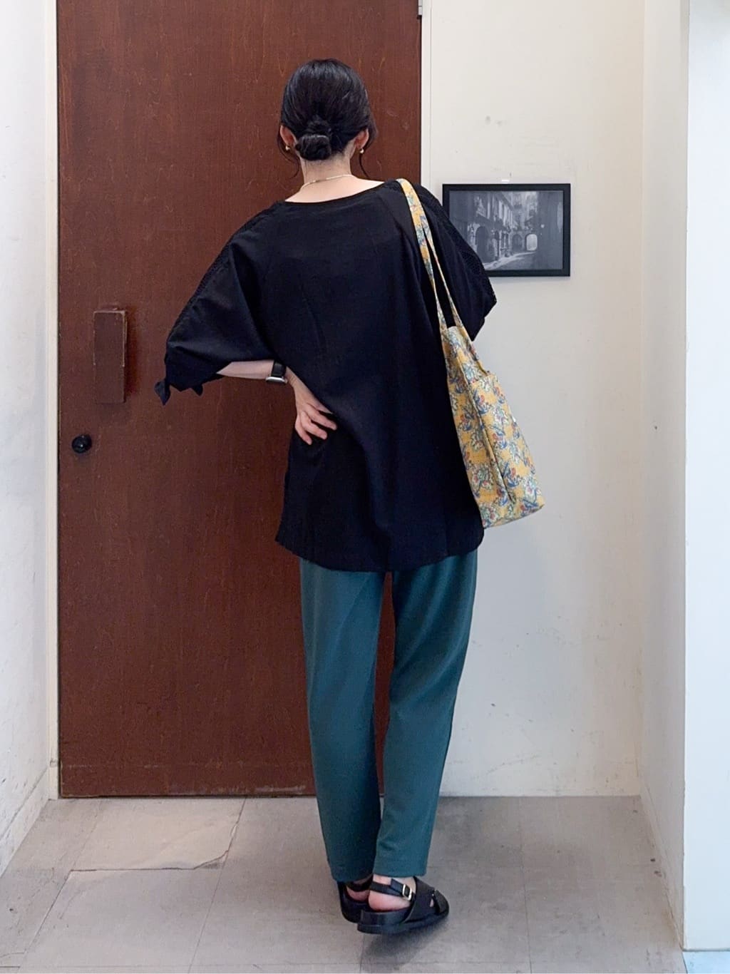 𝐇𝐢𝐫𝐨𝐦𝐢さんの「SHOO･LA･RUE｜【S-LL】お袖デザインが華やか はしごレースチュニック」を使ったコーディネート