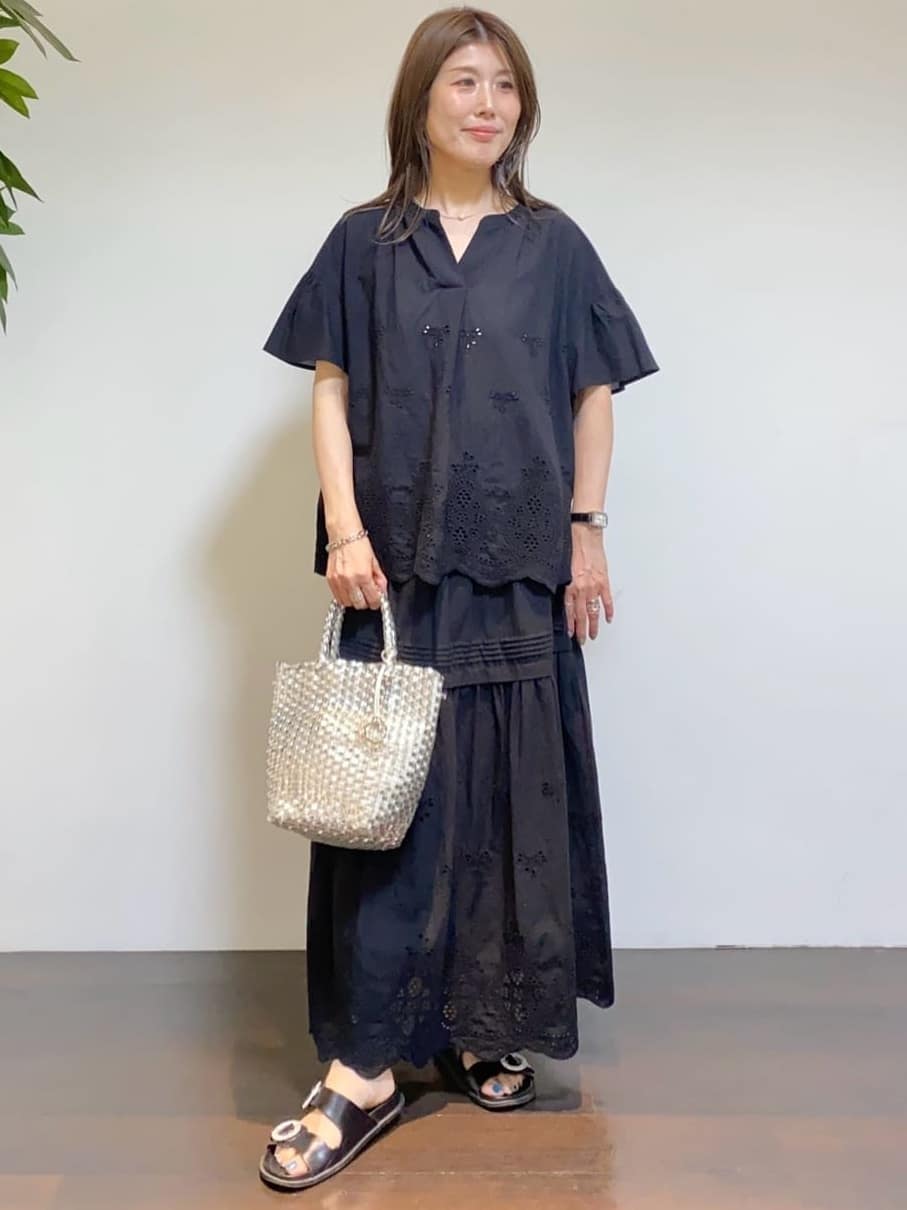 tomoさんの「UNTITLED｜シャイニービーズネックレス」を使ったコーディネート