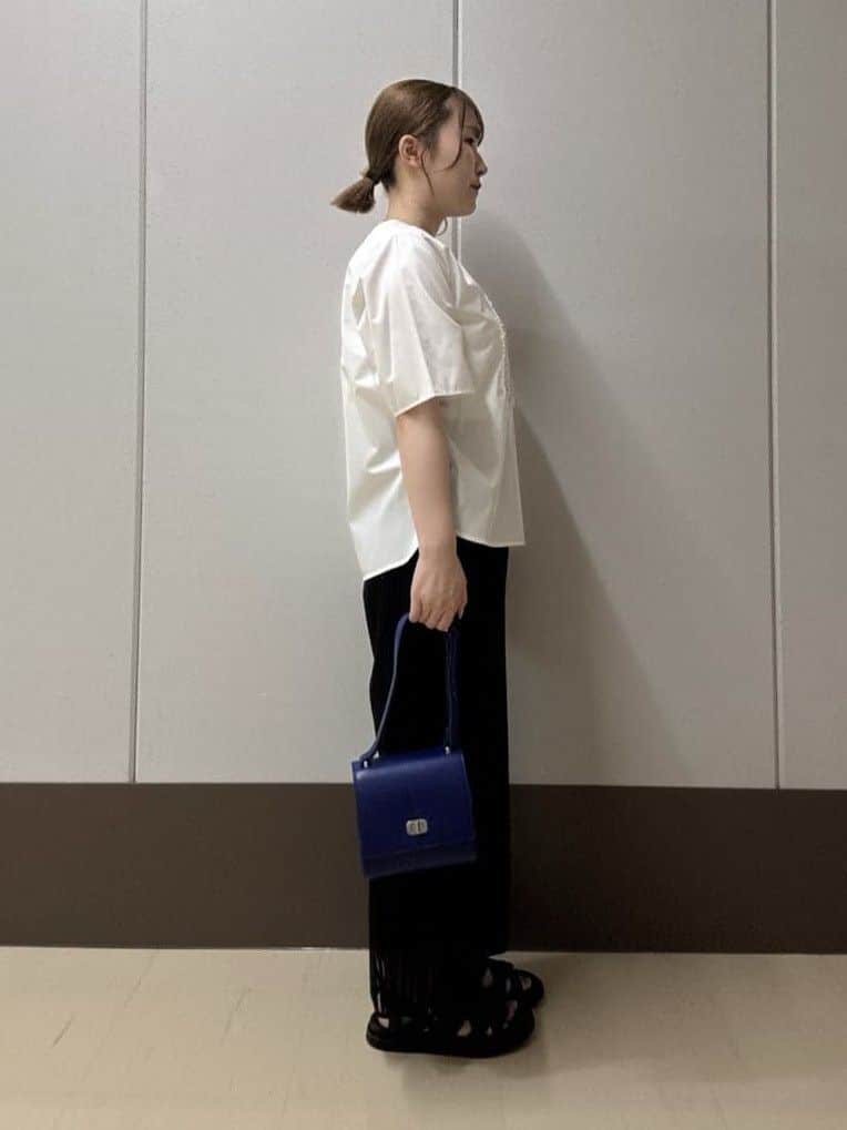 Rikoさんの「INDIVI｜【洗える】胸元タックフリルブラウス」を使ったコーディネート
