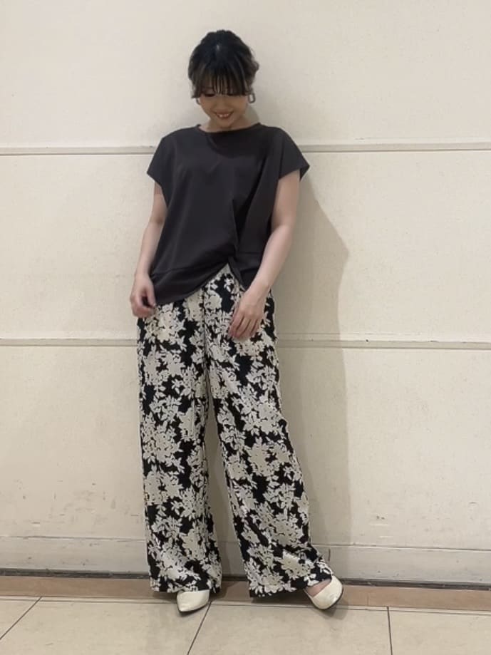 watanabeさんの「UNTITLED｜【洗える/Tシャツ】ツイストプルオーバー」を使ったコーディネート