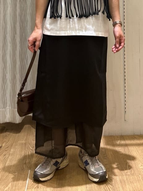 ga_riさんの「THE SHOP TK｜カレッジ＆フォトプリントTシャツ【洗濯機OK】」を使ったコーディネート