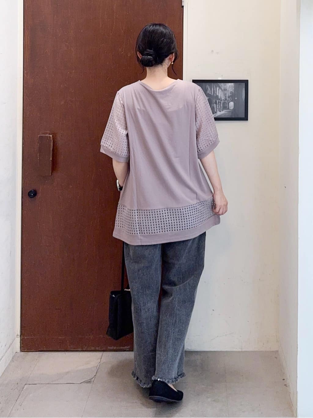 𝐇𝐢𝐫𝐨𝐦𝐢さんの「SHOO･LA･RUE｜【ひんやり/S-LL/二の腕カバー】シアーチェックがポイント 5分袖チュニック」を使ったコーディネート