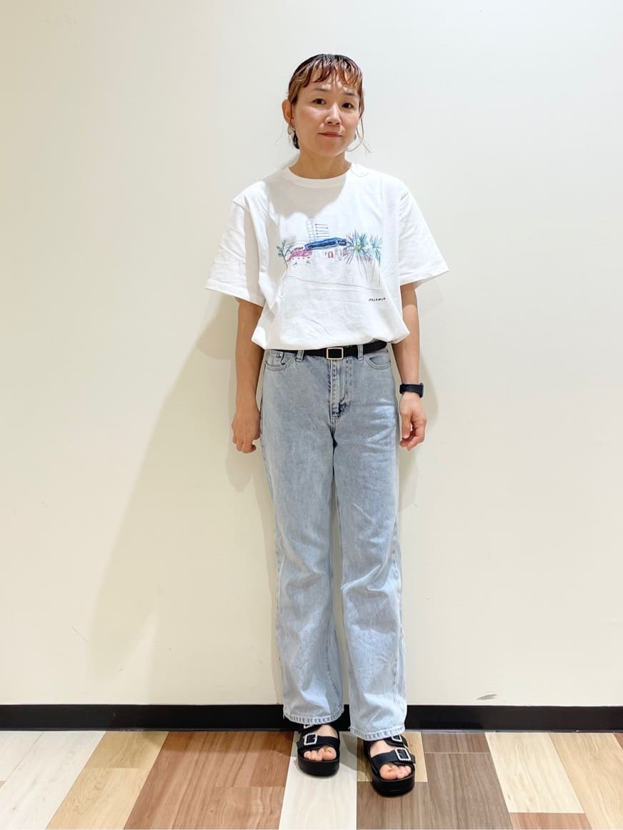 しーさんさんの「OPAQUE.CLIP｜風景イラストプリントTシャツ」を使ったコーディネート