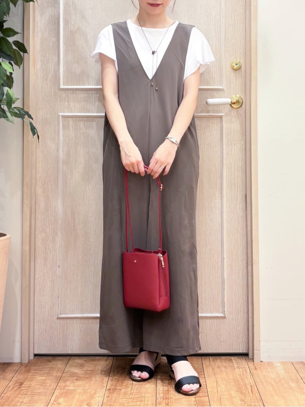 なみさんの「SHOO･LA･RUE｜【前後2WAY/洗える】さらっと着られるサロペット」を使ったコーディネート