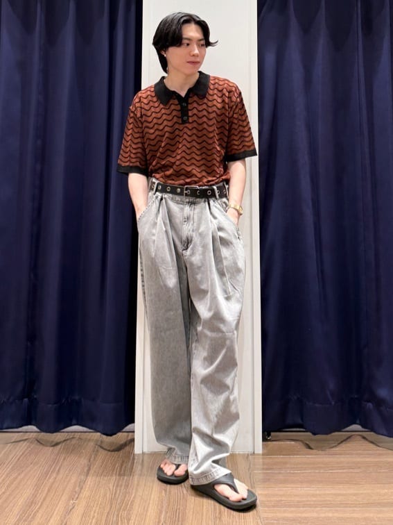 Tightさんの「THE SHOP TK｜ツータックワイドデニムパンツ」を使ったコーディネート