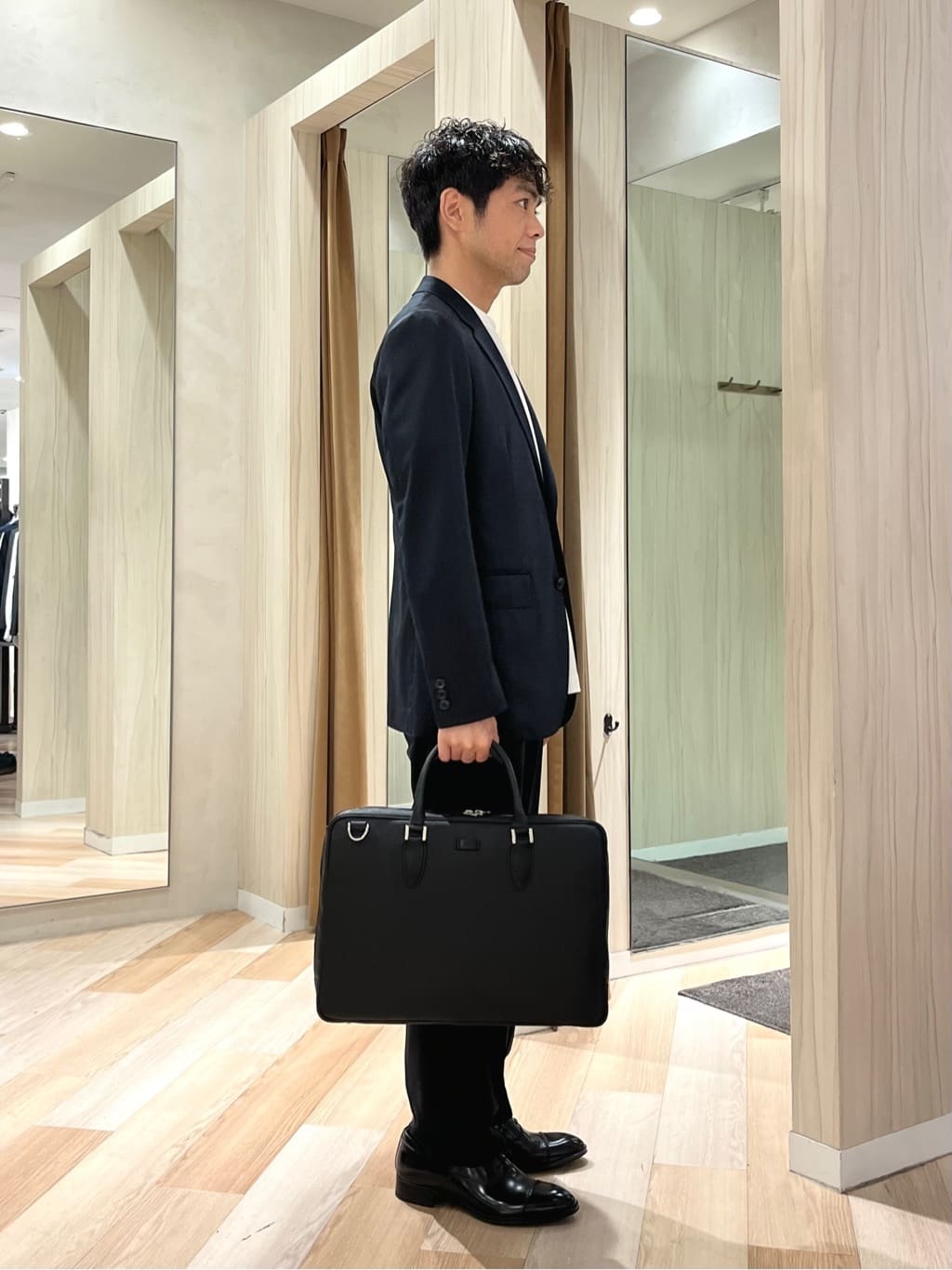 URAさんの「TAKEO KIKUCHI｜コーデュラ（R） コーティング ブリーフケース」を使ったコーディネート
