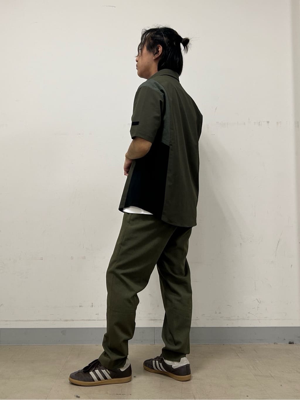 Hiroさんの「TAKEO KIKUCHI｜◆【Sサイズ～】フェイスロープ刺繍 天竺Tシャツ」を使ったコーディネート