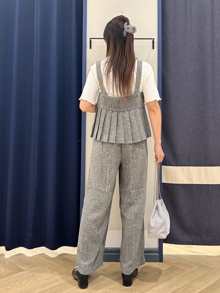 Orikaさんの「grove｜【2点SET/体型カバー】夏から秋まで着まわせる！プリーツビスチェセットアップ」を使ったコーディネート