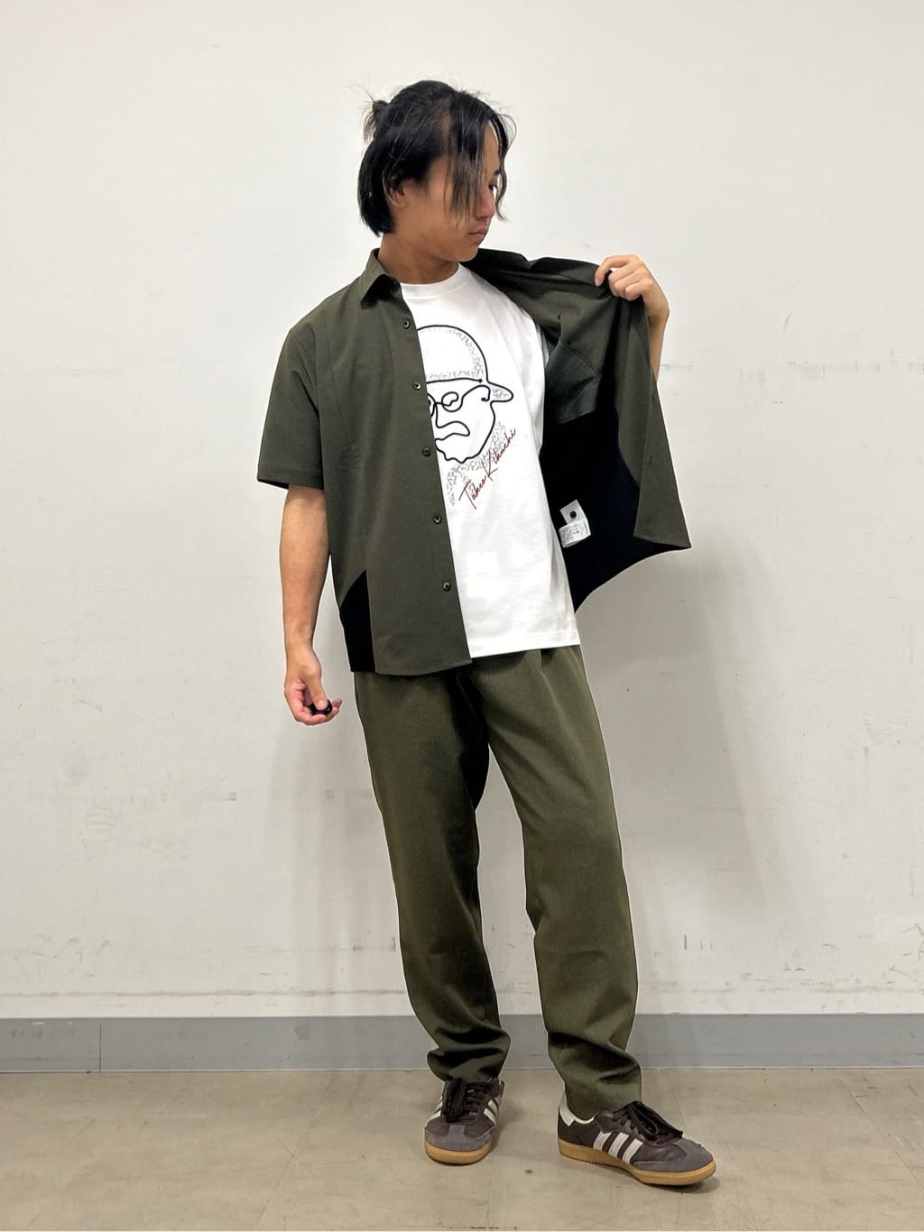 Hiroさんの「TAKEO KIKUCHI｜◆【Sサイズ～】フェイスロープ刺繍 天竺Tシャツ」を使ったコーディネート