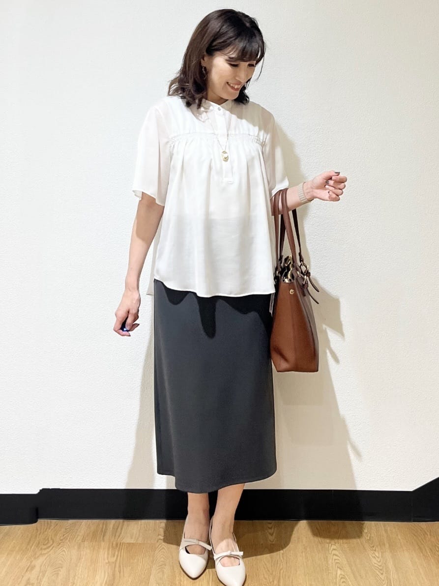 ayaさんの「Reflect｜【選べる5色◎／マシンウォッシュ可】シャーリングデザインブラウス」を使ったコーディネート