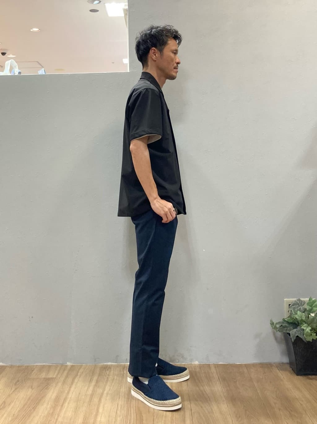 シュンさんの「TAKEO KIKUCHI｜【COOL CITY WEAR】エアートール オープンカラーシャツ /接触冷感・通気性」を使ったコーディネート