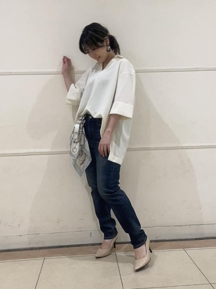 watanabeさんの「UNTITLED｜【UVカット/接触冷感/吸水速乾/ゆったり】V開きネックシャツ」を使ったコーディネート