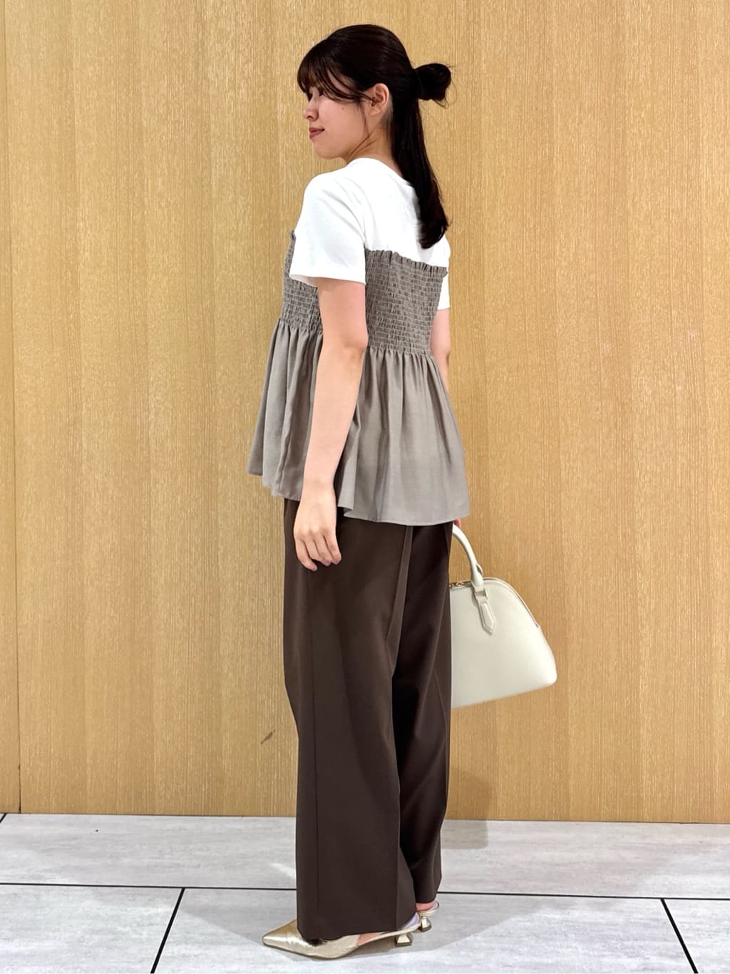 nanaさんの「UNTITLED｜【コットン100/洗える/Tシャツ】シャーリングドッキングペプラム」を使ったコーディネート