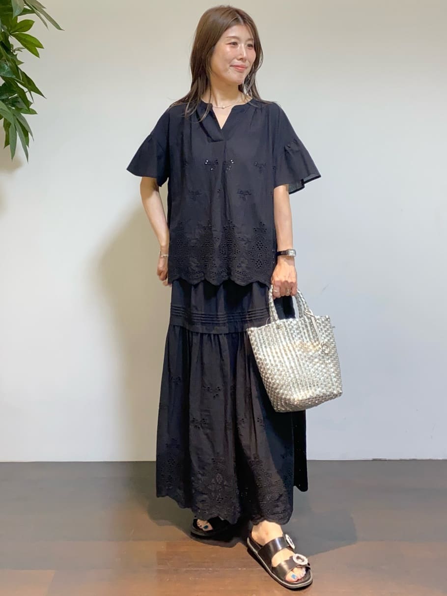tomoさんの「UNTITLED｜シャイニービーズネックレス」を使ったコーディネート