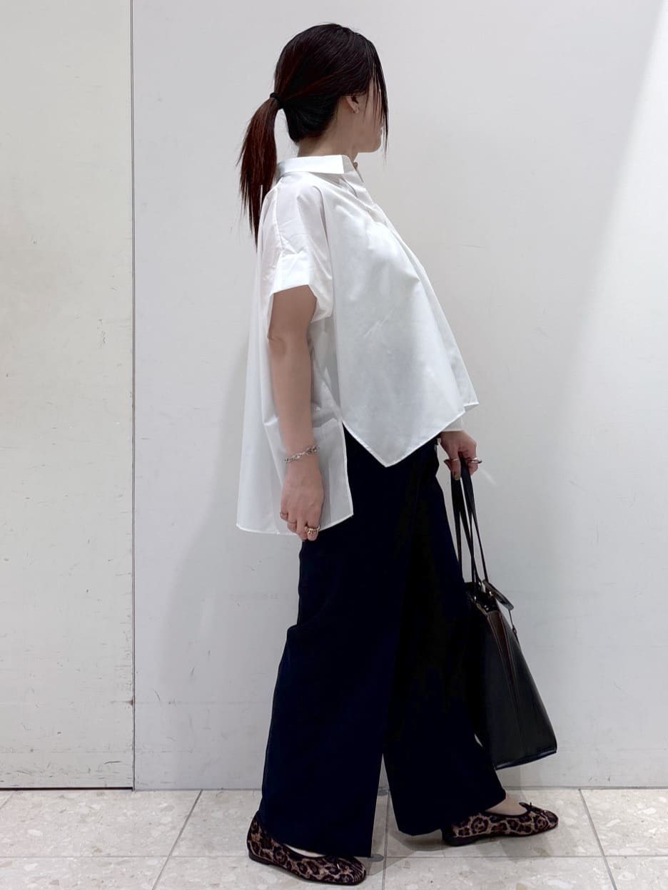 mameさんの「OPAQUE.CLIP｜《andGIRL掲載》リラクシーシャツ【洗濯機洗い可】」を使ったコーディネート
