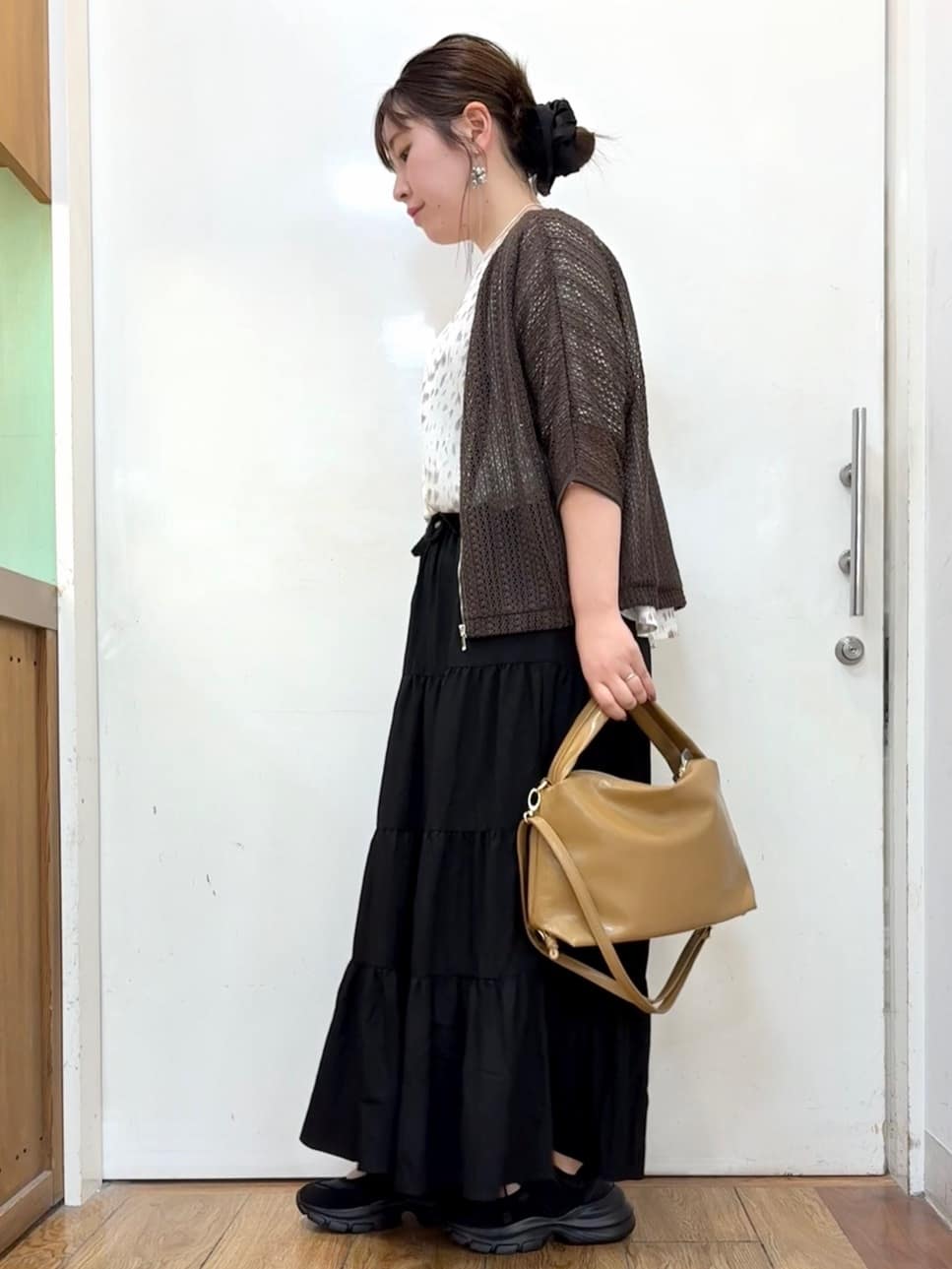 だいわさんの「SHOO･LA･RUE｜【洗える/S-LL】季節の変わり目に 透かし柄が涼やか ジップブルゾン」を使ったコーディネート