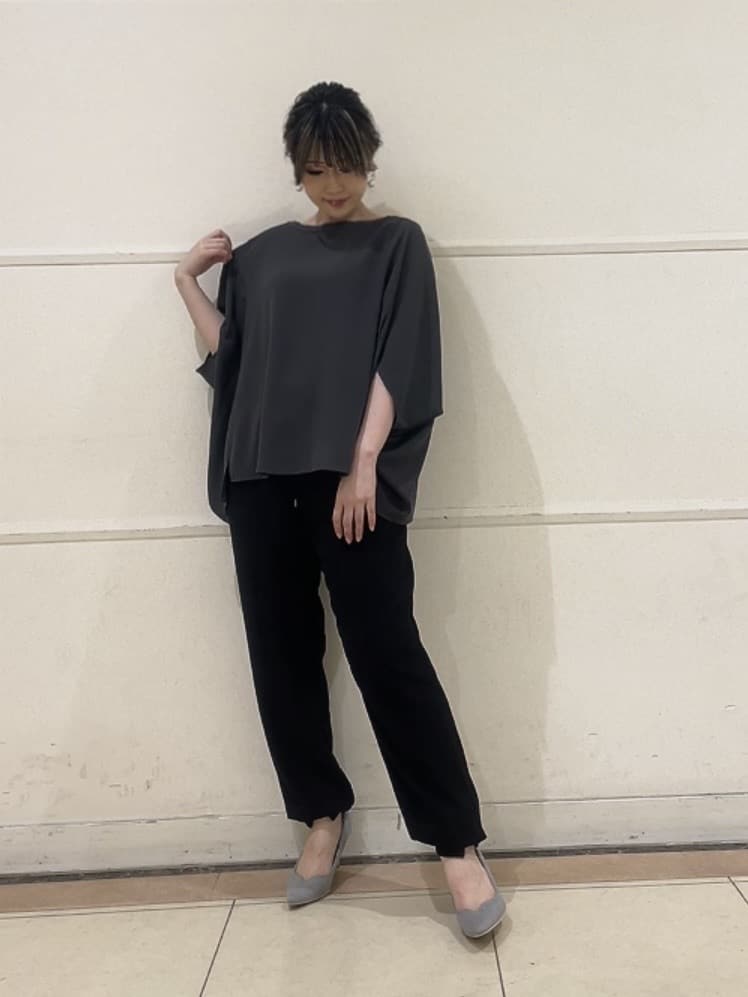 watanabeさんの「UNTITLED｜【吸水速乾/ウエストゴム】バックサテン ジョグパンツ」を使ったコーディネート