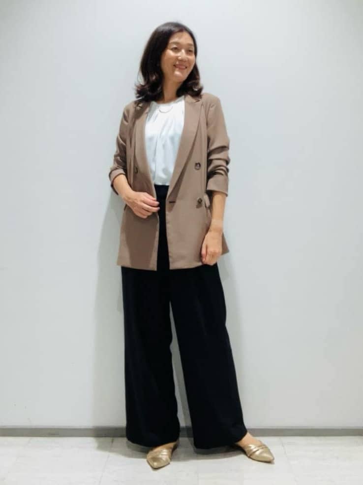 fujiさんの「INDIVI｜【軽く羽織れる！】ダブルジャケット」を使ったコーディネート