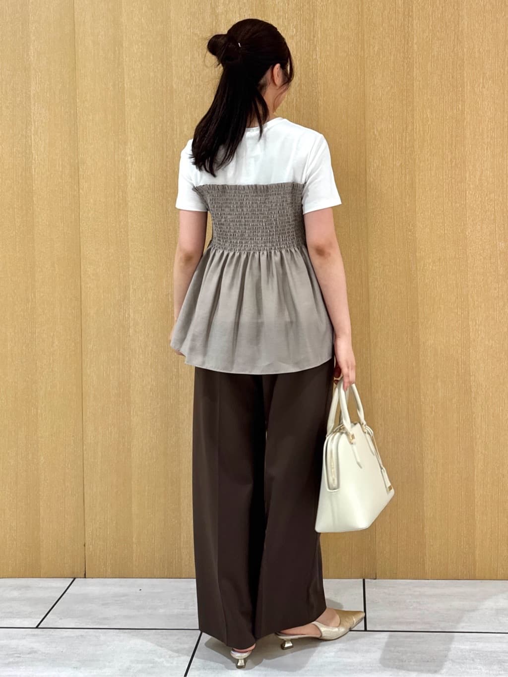 nanaさんの「UNTITLED｜【コットン100/洗える/Tシャツ】シャーリングドッキングペプラム」を使ったコーディネート