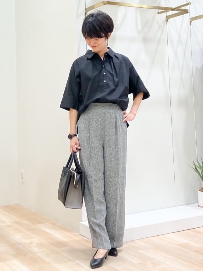 Keiさんの「grove｜【2点SET/体型カバー】夏から秋まで着まわせる！プリーツビスチェセットアップ」を使ったコーディネート