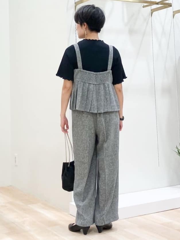 Keiさんの「grove｜【2点SET/体型カバー】夏から秋まで着まわせる！プリーツビスチェセットアップ」を使ったコーディネート
