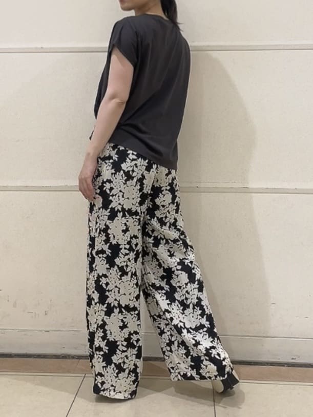 watanabeさんの「UNTITLED｜【洗える/Tシャツ】ツイストプルオーバー」を使ったコーディネート