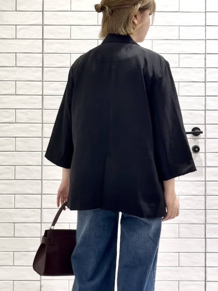 しおりさんの「OPAQUE.CLIP｜リネンライクダブルジャケット【洗える】」を使ったコーディネート