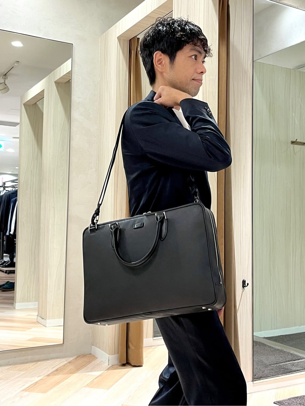 URAさんの「TAKEO KIKUCHI｜コーデュラ（R） コーティング ブリーフケース」を使ったコーディネート