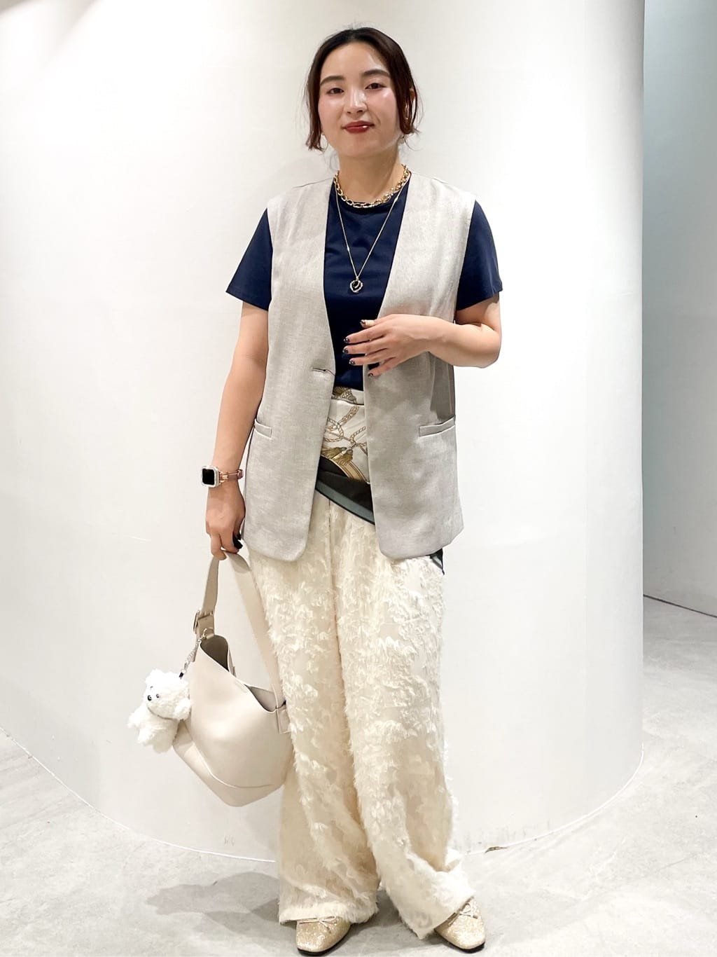 かりんさんの「OPAQUE.CLIP｜《5色展開》ベーシックTシャツ【洗濯機洗い可／UV／接触冷感】」を使ったコーディネート