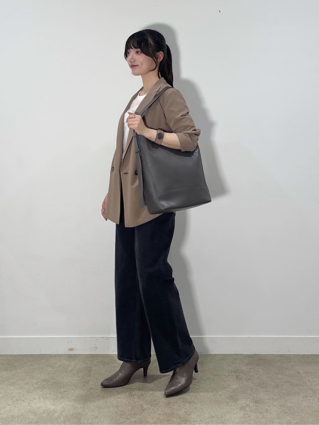 ibukiさんの「INDIVI｜【軽く羽織れる！】ダブルジャケット」を使ったコーディネート