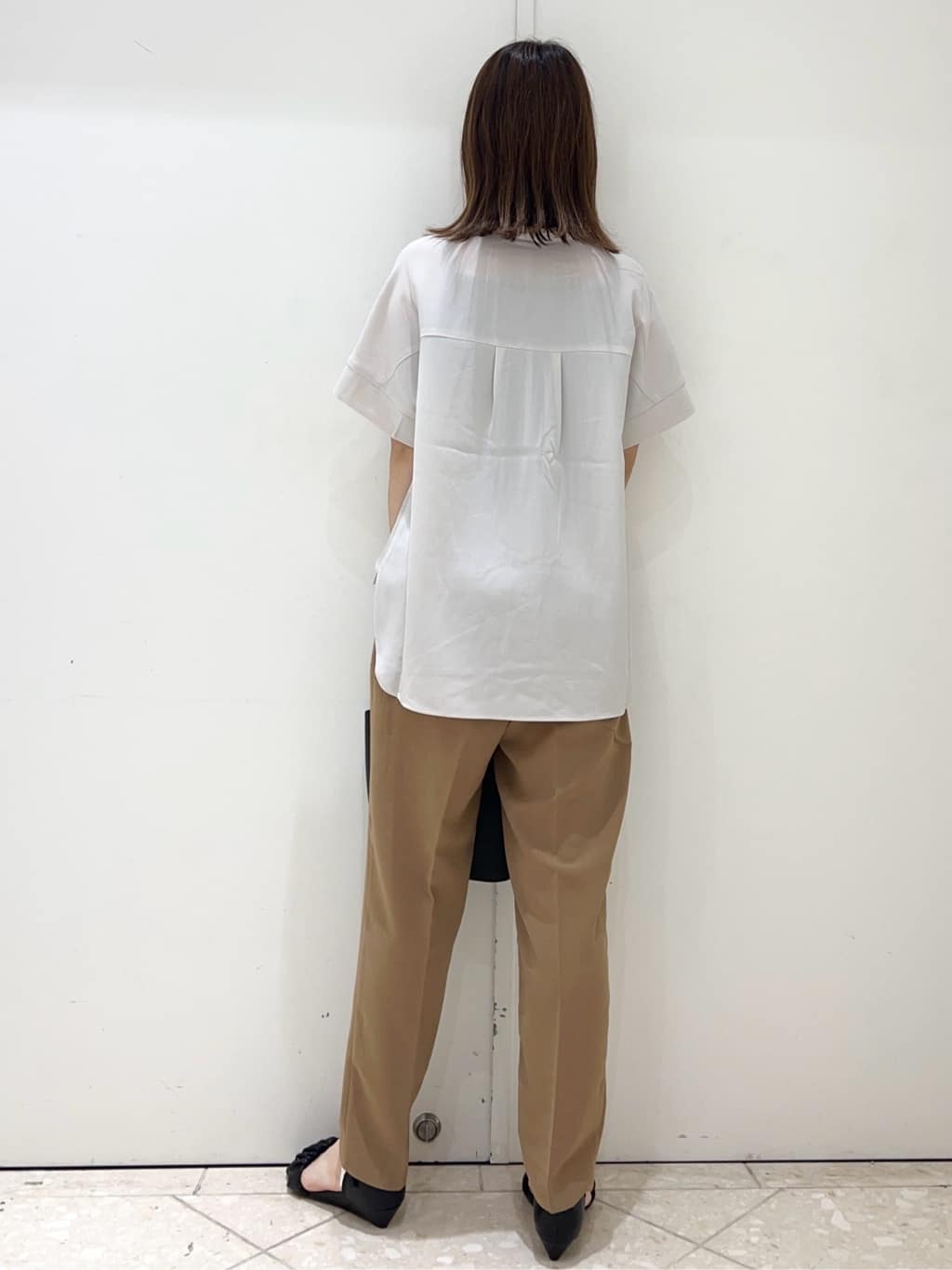 yuiさんの「OPAQUE.CLIP｜《5色展開／SS-LLサイズ》スキッパー金ボタンブラウス／セットアップ対応【防シワ／ストレッチ／洗濯」を使ったコーディネート