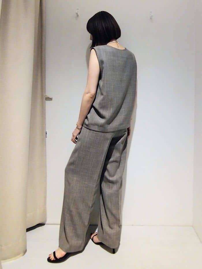 suzuさんの「UNTITLED｜【前後2WAY/アンサンブル可/ゆったり】シアーカーディガン」を使ったコーディネート