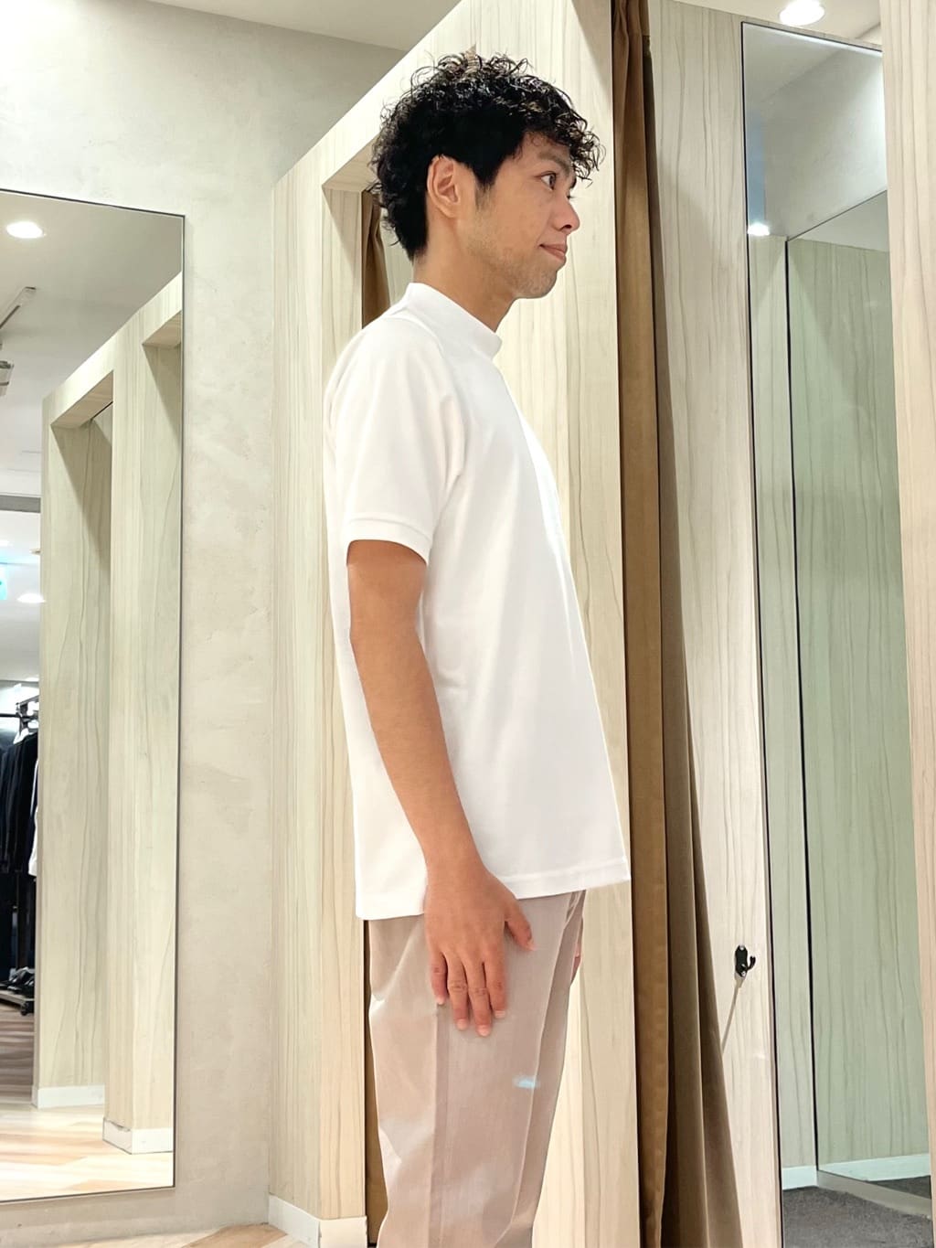 URAさんの「TAKEO KIKUCHI｜【COOL CITY WEAR】アーバンクール ジャケット /接触冷感・吸水速乾」を使ったコーディネート