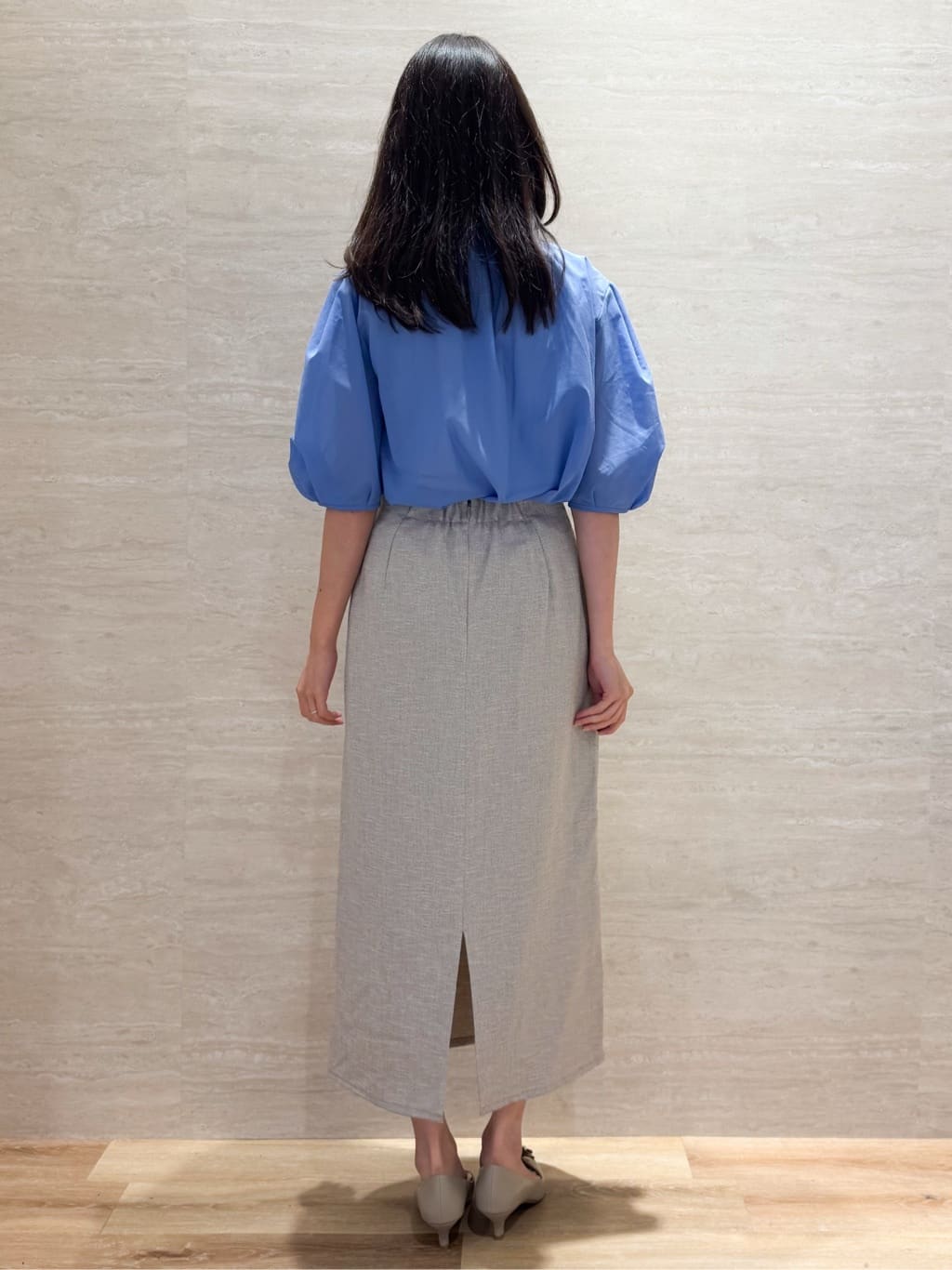 Hinaさんの「OPAQUE.CLIP｜シアーフリルネックブラウス【洗濯機洗い可】」を使ったコーディネート