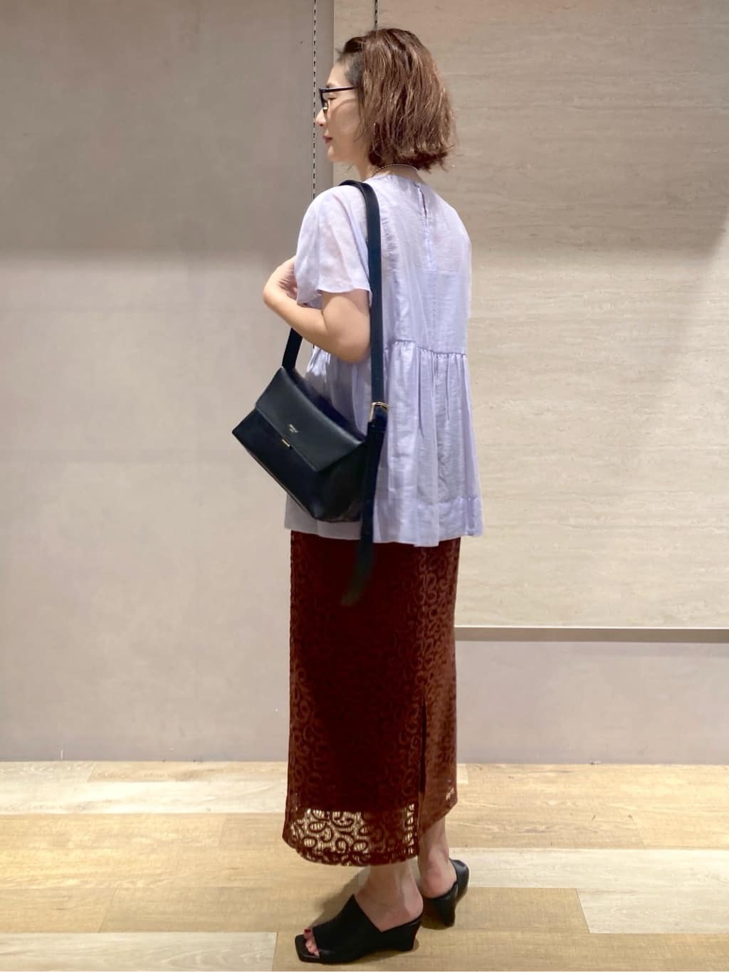 たけねぇさんの「OPAQUE.CLIP｜麻混シアーペプラムブラウス【洗濯機洗い可】」を使ったコーディネート