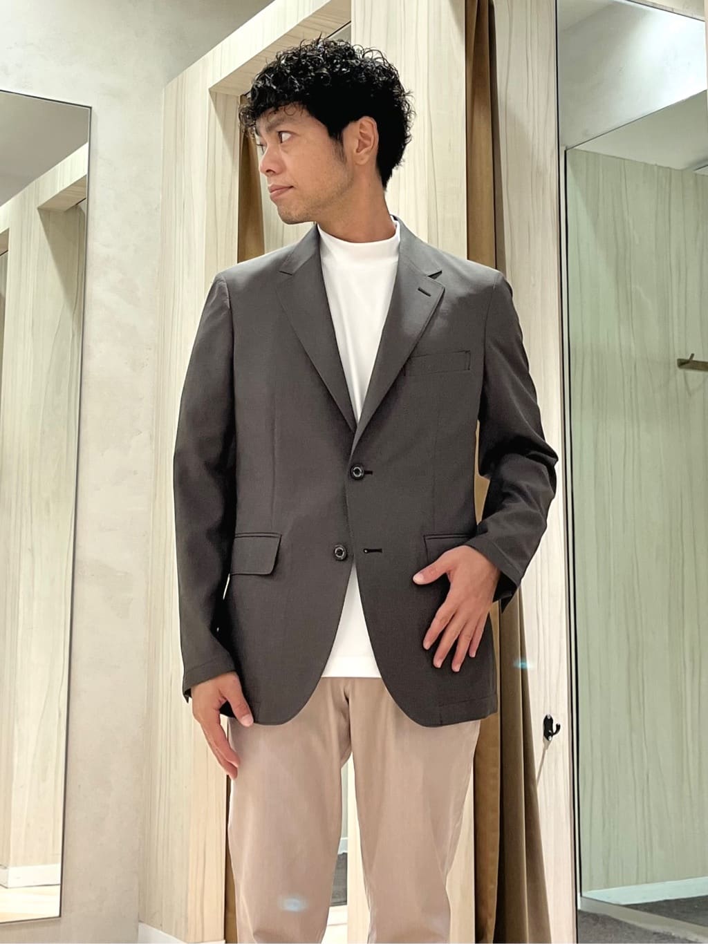 URAさんの「TAKEO KIKUCHI｜【COOL CITY WEAR】アーバンクール ジャケット /接触冷感・吸水速乾」を使ったコーディネート