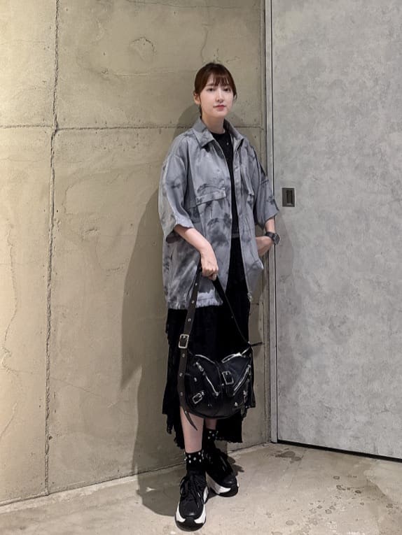 MIKAさんの「tk.TAKEO KIKUCHI｜ブラープリントシャンブレーシャツアウター」を使ったコーディネート